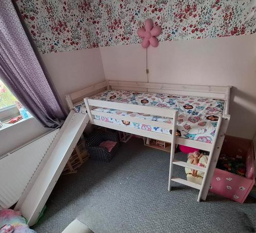 Kinderbed met glijbaan. Wordt verkocht zonder matras!, Kinderen en Baby's, Kinderkamer | Bedden, Gebruikt, 180 cm of meer, 100 cm of meer
