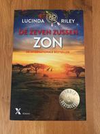 De Zeven Zussen - ZON .( Lucinda Riley), Ophalen of Verzenden, Zo goed als nieuw, Nederland