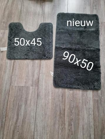 wc en badmat 2dlg  beschikbaar voor biedingen