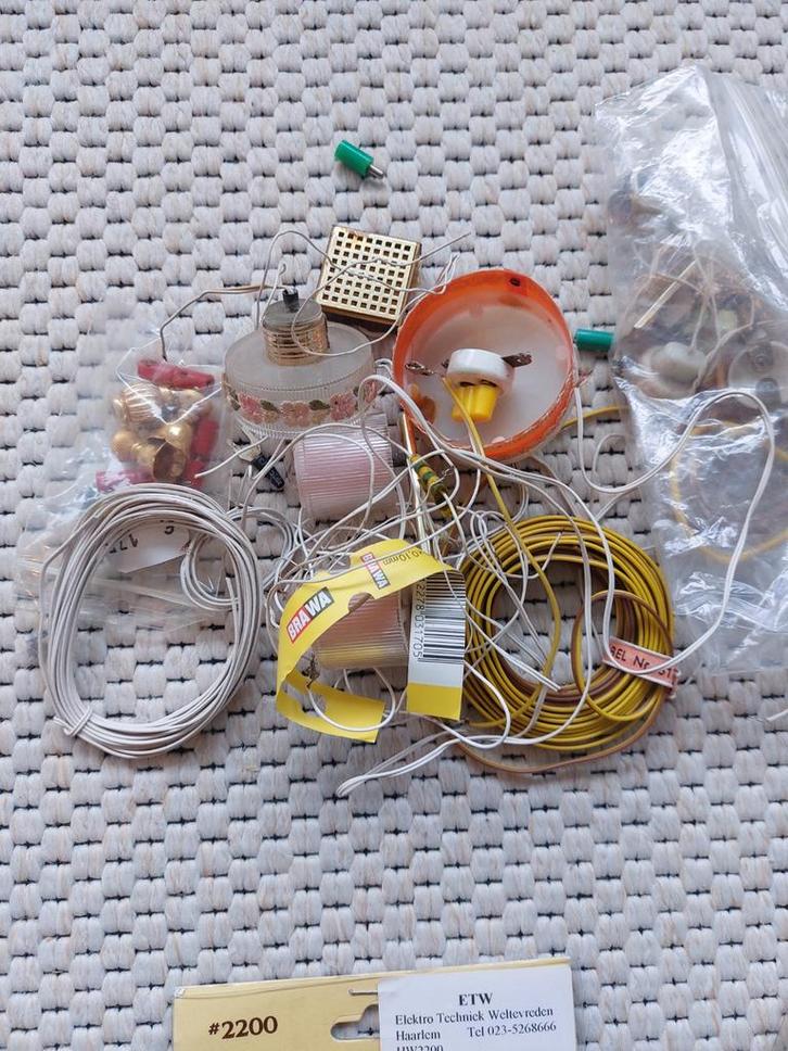 Vintage Poppenhuis Lampjes & Electra Set, Hobby en Vrije tijd, Modelbouw | Auto's en Voertuigen, Gebruikt, Overige typen, 1:50 of kleiner