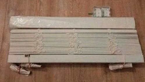 Nieuw! PVC houtlook jaloezie Floris wit 50mm, Huis en Inrichting, Stoffering | Gordijnen en Lamellen, Nieuw, Wit, Ophalen of Verzenden