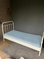 Prachtig bed! 90 x 200 m. Eventueel inclusief matras., Zo goed als nieuw, 85 tot 100 cm, Ophalen, Matras