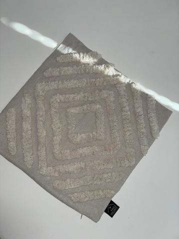 Beige kussensloop Villa Volance 45x45 beschikbaar voor biedingen