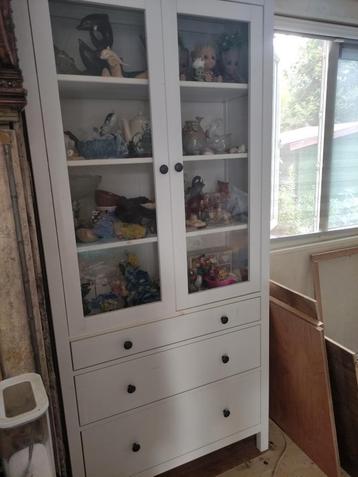 Vitrine kast  beschikbaar voor biedingen