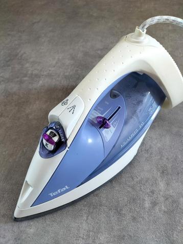 Tefal strijkijzer. beschikbaar voor biedingen