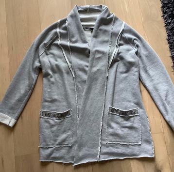 Marc Aurel vest maat 38 (lekker zacht) beschikbaar voor biedingen