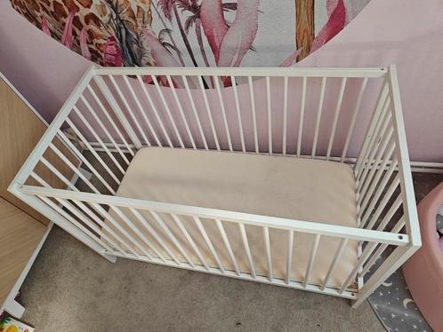Ledikant + matras, Kinderen en Baby's, Babywiegjes en Ledikanten, Gebruikt, Ophalen