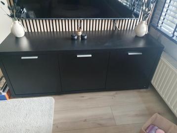 Zwarte TV-meubel met opbergruimte