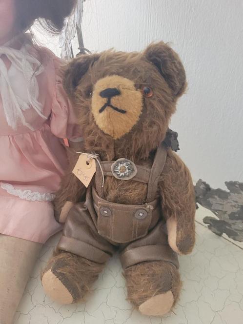Oud beertje met lederhosen foto 1 t/m 3, Antiek en Kunst, Curiosa en Brocante, Ophalen of Verzenden