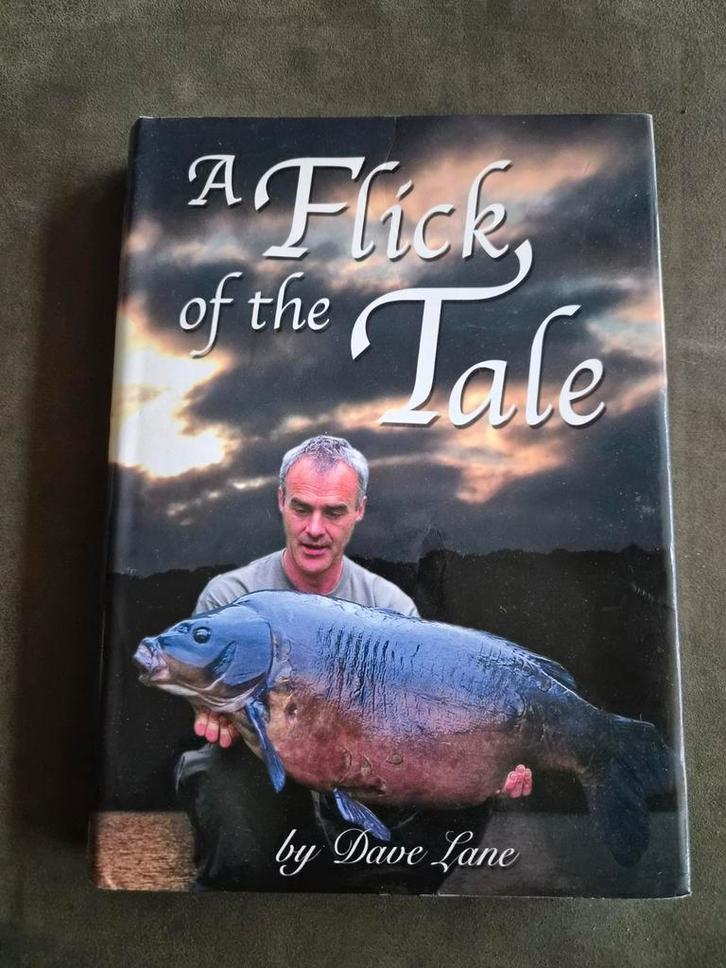 Karperboek: A Flick of the Tale  door Dave Lane, Watersport en Boten, Hengelsport | Karpervissen, Overige typen, Ophalen of Verzenden