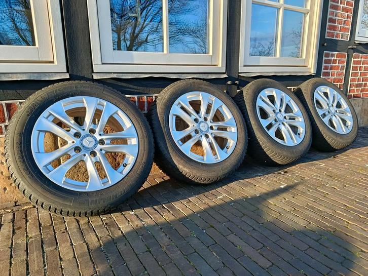 W204 Mercedes 16 inch aluminium velgen Michelin winterbanden, Auto-onderdelen, Banden en Velgen, Banden en Velgen, Winterbanden