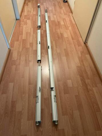 Merk:Thule twee Zijliggers Links en rechts(klemprofielen) beschikbaar voor biedingen