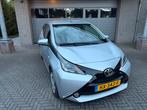 Toyota Aygo 1.0 12V Vvt-i Ddrs 2016 Grijs, Auto's, Voorwielaandrijving, Stof, 4 stoelen, Origineel Nederlands