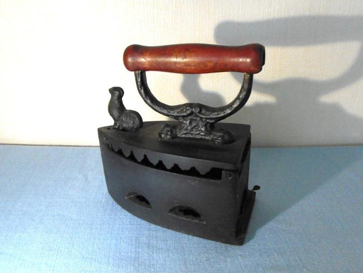 Vintage Strijkijzer, Antiek en Kunst, Antiek | Gereedschap en Instrumenten, Ophalen of Verzenden