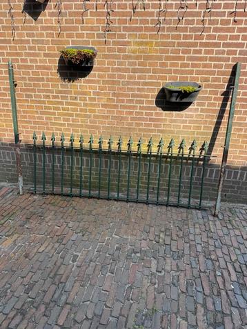 Tuinhek ijzer. beschikbaar voor biedingen