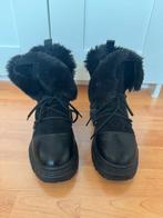 Zwarte dames sneaker gevoerd met bont - maat 38, Kleding | Dames, Zwart, Ophalen of Verzenden, Sneakers of Gympen, Gedragen