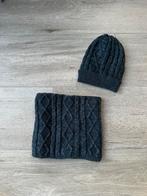 Muts met sjaal te koop, Ophalen of Verzenden, Zo goed als nieuw, Muts