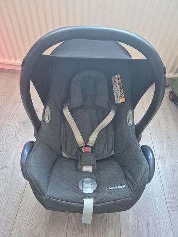 Maxi cosi met 2 keer isofix base beschikbaar voor biedingen