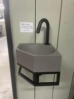 Hoekfontein met stalenframe incl. kraan, plug en sifon, Ophalen, Zo goed als nieuw, Grijs, Overige typen