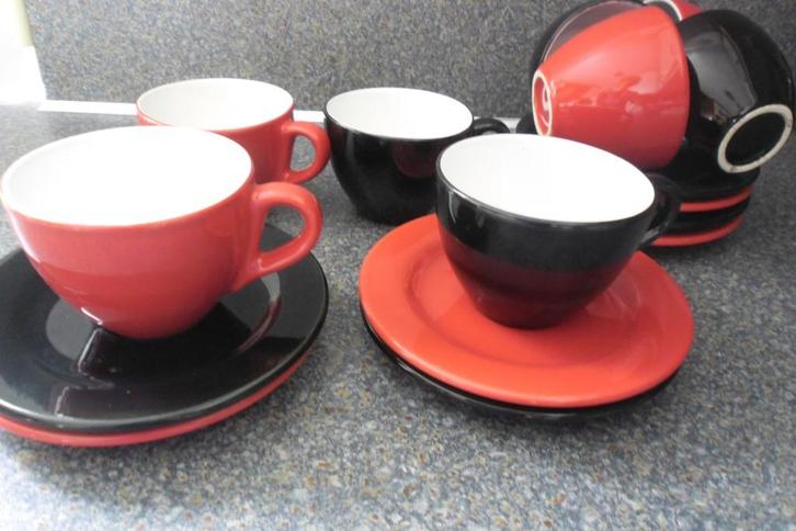 8 zo goed als nieuwe kop en schotels, Huis en Inrichting, Keuken | Servies, Zo goed als nieuw, Kop(pen) en/of Schotel(s), Overige stijlen