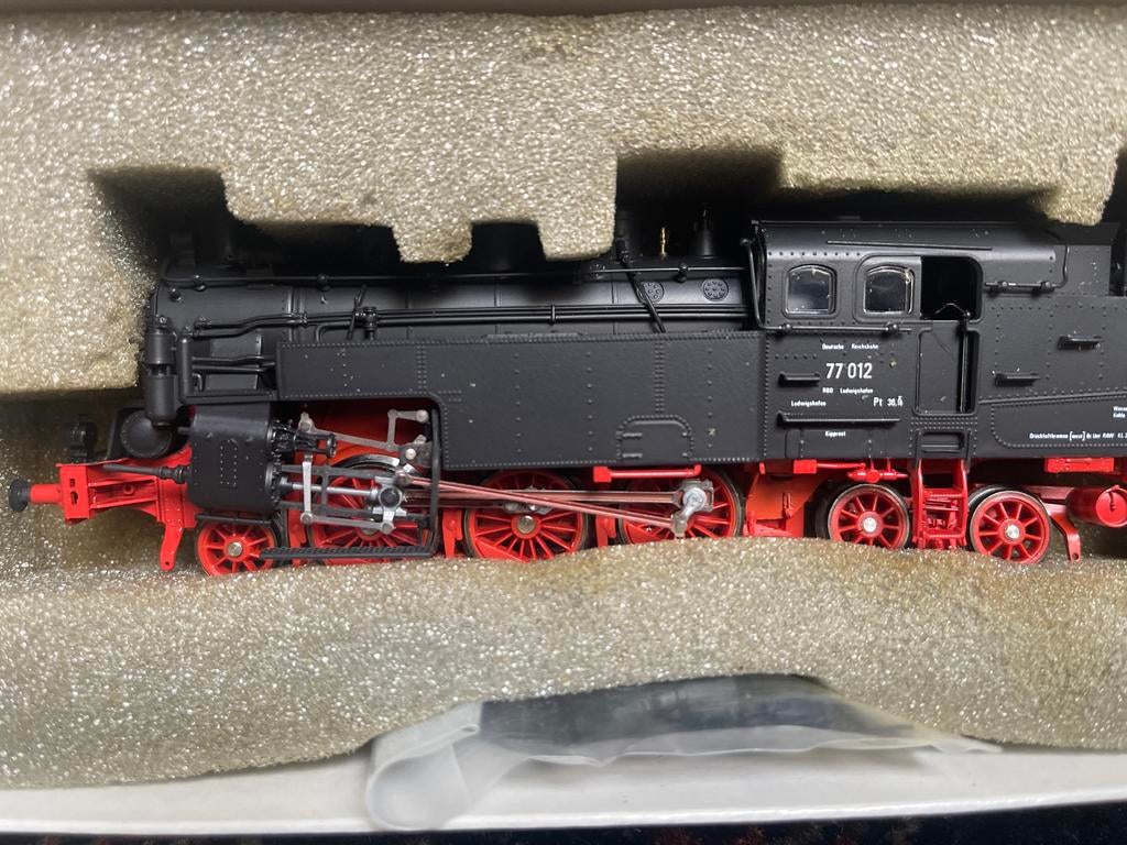 Rivarossi 1328 Br 77 DRG, Tijdperk 2, Hobby en Vrije tijd, Modeltreinen | H0, Gebruikt, Locomotief, Gelijkstroom, Analoog, Ophalen of Verzenden