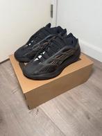 Yeezy 700 V3 Clay Brown, Zwart, Ophalen of Verzenden, Yeezy, Sneakers of Gympen