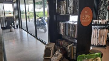 Diverse dekbedovertrekken, hoeslaken en moltons beschikbaar voor biedingen