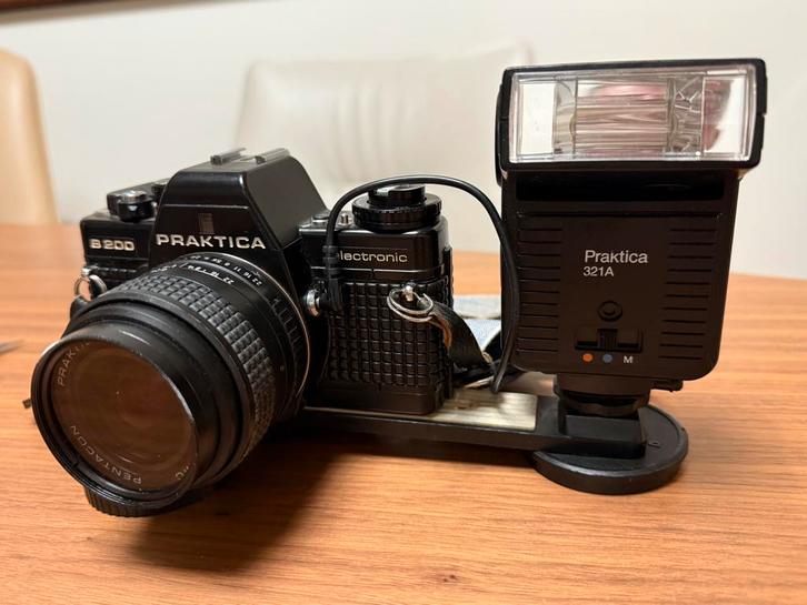 Praktica B200 electronic met 321A flitser, Audio, Tv en Foto, Fotocamera's Analoog, Gebruikt, Spiegelreflex, Overige Merken, Ophalen of Verzenden