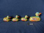 Blikken speelgoed Eend en drie kuikens China ca 1975 b 29 cm, Antiek en Kunst, Antiek | Speelgoed, Ophalen of Verzenden
