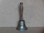Oud tafelbel Captain's bell handbel tafel bel houten handvat, Antiek en Kunst, Antiek | Koper en Brons, Ophalen of Verzenden, Koper