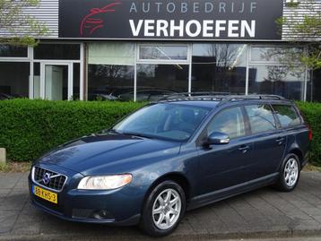 Volvo V70 2.0 Kinetic - NAVI - CRUISE / CLIMATE CONTR - VOL  beschikbaar voor biedingen