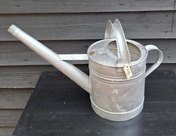 Oude zinken gieter 4 liter 100% Waterdicht.  beschikbaar voor biedingen
