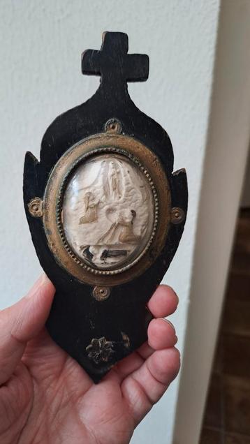 RELIGIEUS ANTIEK FRANS LOURDES SOUVENIR   beschikbaar voor biedingen