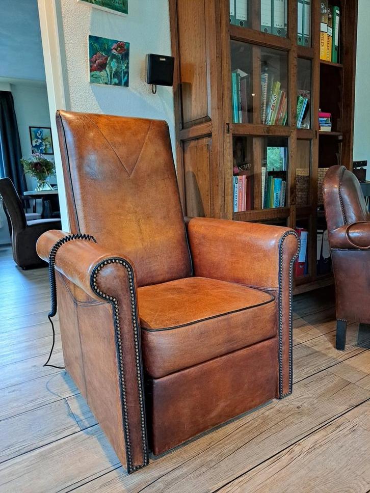Relax stoel Chesterfield leer, Huis en Inrichting, Fauteuils, Zo goed als nieuw, Leer, Minder dan 75 cm, Ophalen