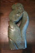 Groot Afrikaans stenen Beeld