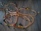 Grote houten treinbaan met elektrische trein, Ophalen of Verzenden, Zo goed als nieuw