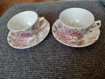 Johnson Bros Rose Chintz Kop en Schotels beschikbaar voor biedingen
