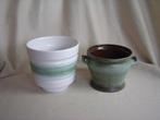 2 vintage groen witte aardewerken bloempotten, Tuin en Terras, Gebruikt, Rond, Binnen, Ophalen of Verzenden