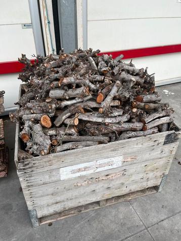 Openhaardhout haardhout fruitbomen beschikbaar voor biedingen