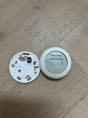 Honeywell Round Modulation kamerthermostaat T87M 1003  beschikbaar voor biedingen