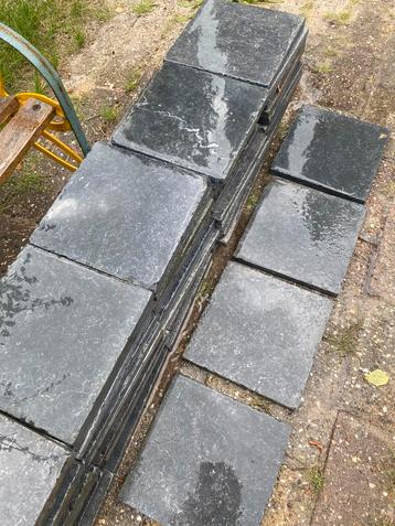 7,5 M2 Vietnamese hardsteen 20x20x1,5 beschikbaar voor biedingen