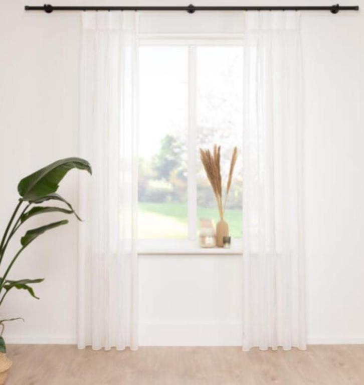 vitrage stel =nieuw €150, Huis en Inrichting, Stoffering | Gordijnen en Lamellen, Nieuw, 200 cm of meer, 200 cm of meer, Wit, Beige
