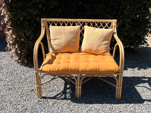 Te huur: trouwbankje ceremoniebankje rotan, Tuin en Terras, Tuinbanken, Zo goed als nieuw, Rotan, Ophalen