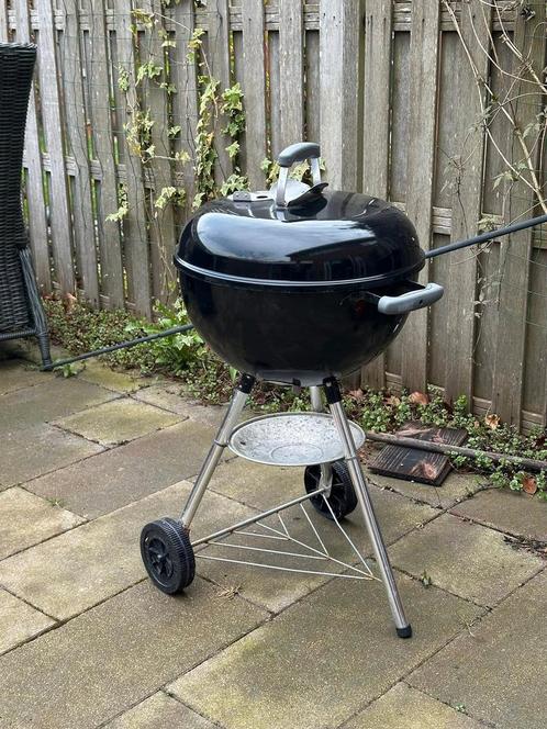 Weber kogel BBQ 47cm met hoes, Tuin en Terras, Houtskoolbarbecues, Gebruikt, Ophalen