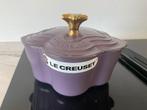 Le creuset 20 cm bloem pan, mat amethist paars, ZELDZAAM!, Huis en Inrichting, Keuken | Potten en Pannen, Gietijzer, Nieuw, Ophalen of Verzenden