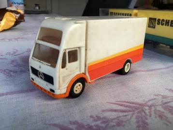 Mercedes volumetransporter Herpa beschikbaar voor biedingen