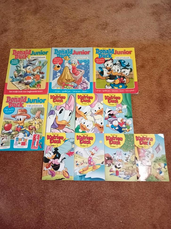 11 donald duck junior vakantieboeken en Katrien duck pocket!, Boeken, Stripboeken, Meerdere stripboeken, Ophalen of Verzenden