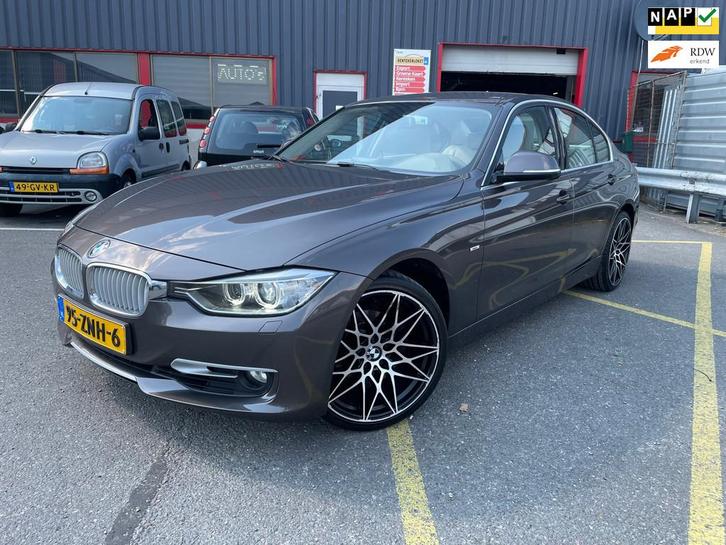 BMW 3-serie 320i High Executive / NAP / AUTOMAAT / LEER / SP, Auto's, BMW, Bedrijf, Te koop, 3-Serie, ABS, Airbags, Airconditioning