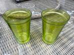 2 groene glazen vazen., Ophalen of Verzenden, Minder dan 50 cm, Groen, Glas