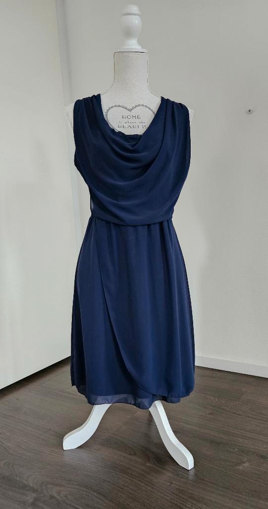 Fame, maat 40/42, cocktailjurk met watervalhals, blauw, Kleding | Dames, Jurken, Zo goed als nieuw, Maat 42/44 (L), Blauw, Knielengte